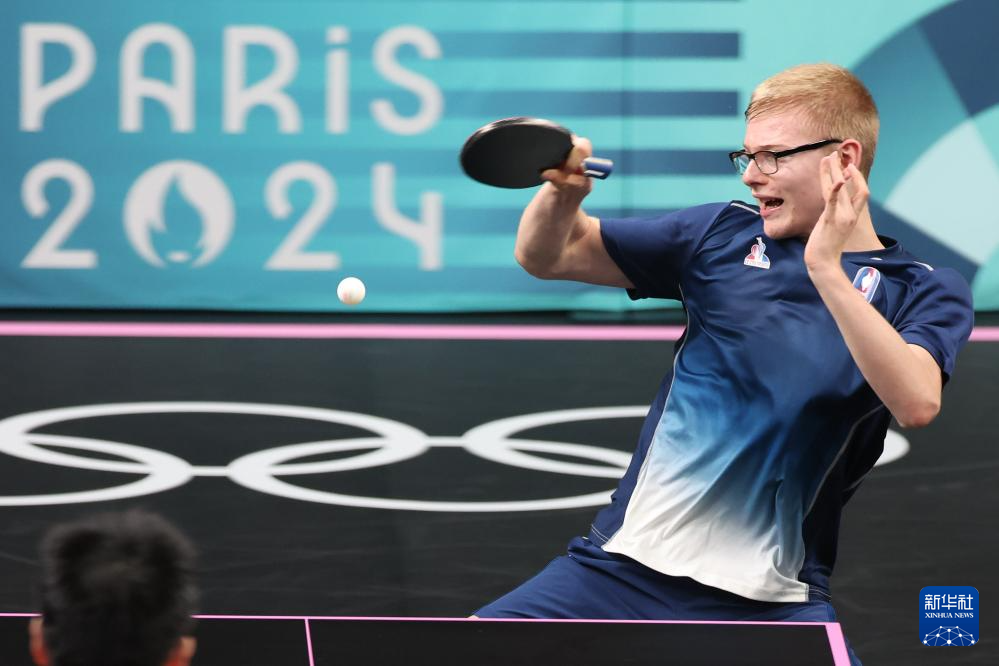 用拼搏诠释 用拼搏诠释